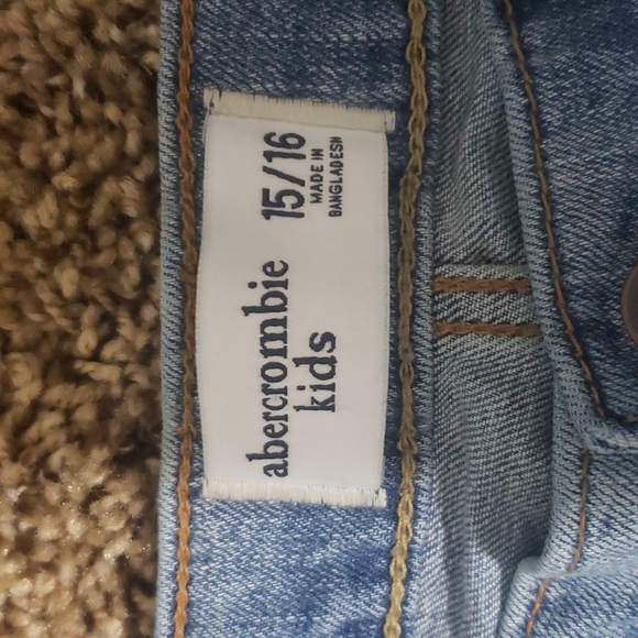 2 Abercrombie Kids Denim Shorts - Picture 3 of 9